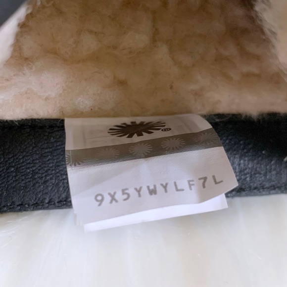 UGG Cheyne Waterproof Black Leather Booties - Picture 9 of 10